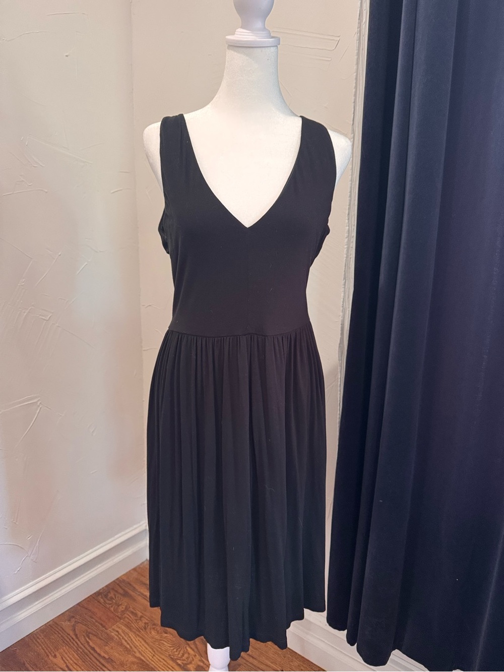 LOFT Black V-Neck Sleeveless Midi Dress